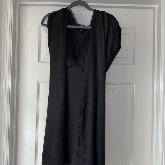 Victoria’s Secret Mini Slip & Robe - Picture 12 of 12